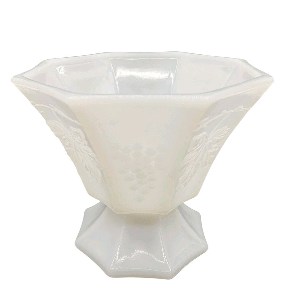 Vintage‎ Anchor Hocking White Milk Glass Paneled Grape & Leaf Pattern Dish